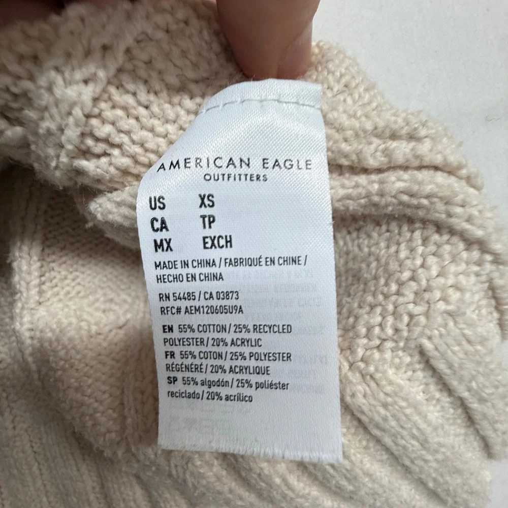 American Eagle Womens XS Cable Knit Cardigan Cream Cropped Button Sweater